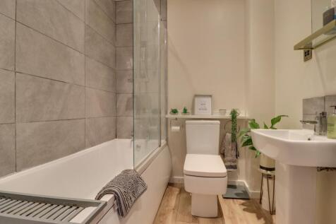 Hulton Close, Southampton, Hampshire, SO19 photo 3