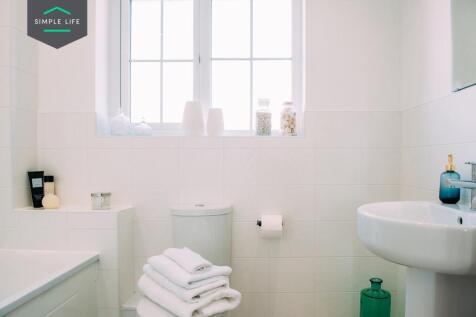 Ellesmere_bathroom.jpg