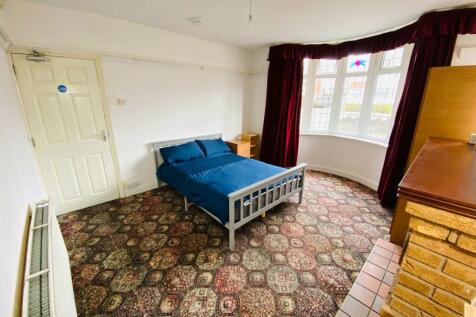 16 New Rowley Road photo 4