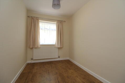 24 Poplars Court, Leads Road, HU7 4YX photo 5