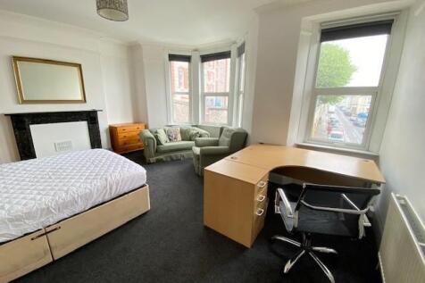 9 seymour room ..jpg