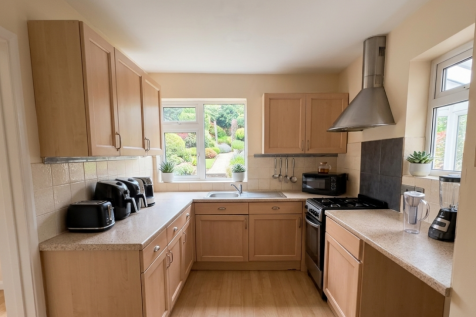 Middleton Boulevard / 4 Bed / 2 Bath - NG8 1FX photo 3
