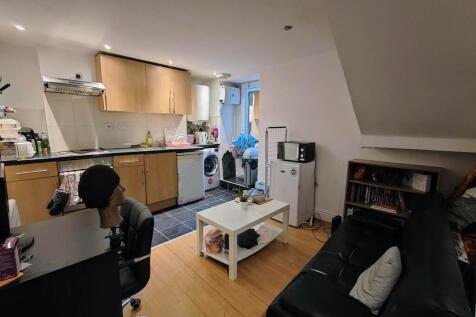 Kitchen living area 