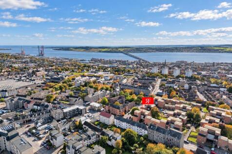 7 Kinghorne Court Dundee-13.jpg