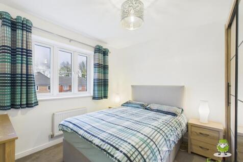 EweMove Estate Agents Basingstoke - Longwood Copse