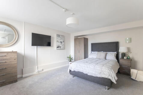 Flat 2, 133 St Ge...