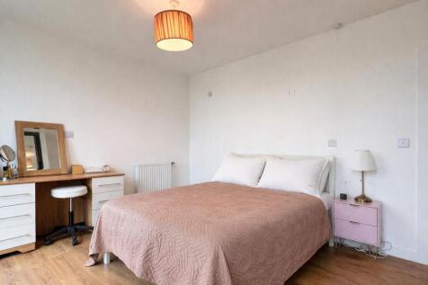 1 Bedroom, New Building, E6 For Sale by Barrain Lo