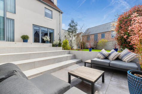 B 07 - Charles Co...