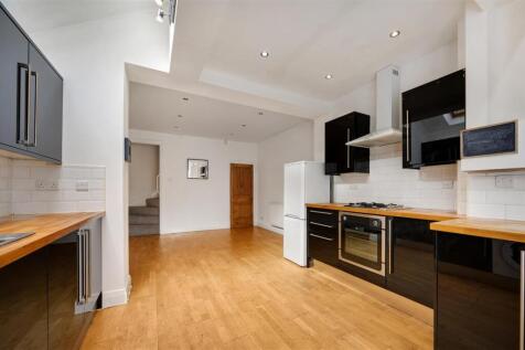 Chapel Lane, Stockton Heath photo 3