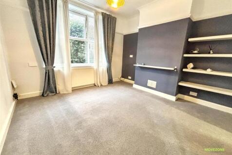 Burnt Ash Hill, London, SE12 photo 2