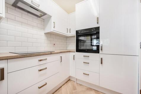 NEWLY INSTALLED Kitchen