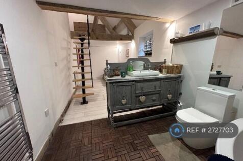 Bedroom 4 Ensuite Nathroom