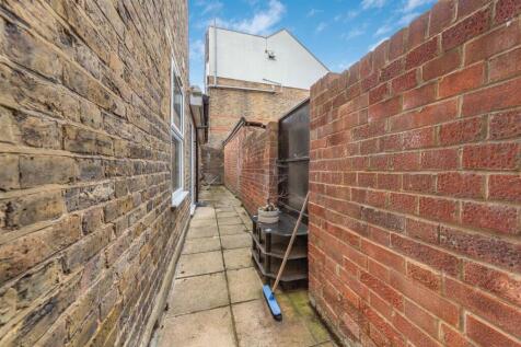 782 Garratt Lane, London SW17 0LZ-6.jpg