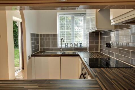 Colwell Gardens, Haywards Heath, RH16 photo 4