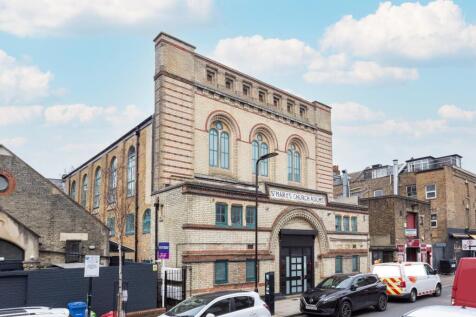 St. Mary_s Court, Defoe Road 1.jpg
