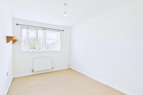 CAM01909G0-PR0389-STILL016