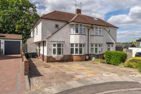 Myrtle Close, East Barnet, EN4 - Front2
