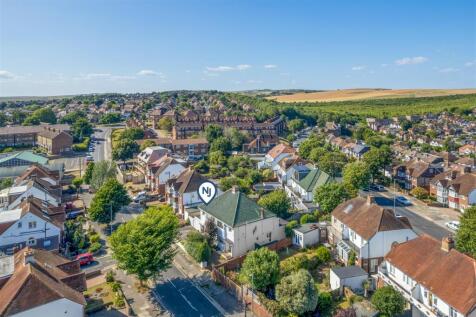 3 Court Farm Road-26.jpg