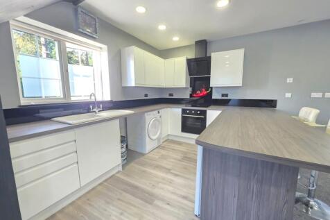 Rugeley, WS15 photo 5