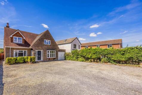 199 Havant Road, Hayling Island-Small-PorticoMarke