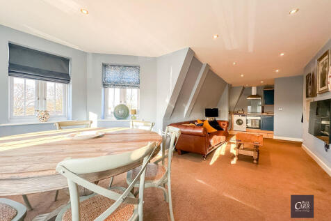 OPEN PLAN LOUNGE/DINING ROOM/KITCHEN