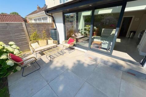 Patio area into property.jpg