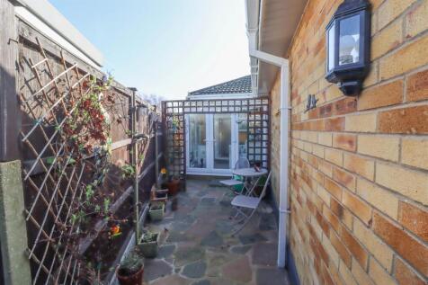 23 WARREN DRIVE FRONT AND GARDEN-3.jpg