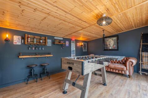 Bar/Games Room