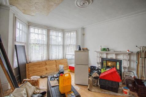 17 Netherfield Road, London N12 8DP