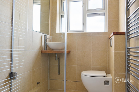 2-bed flat on Grove Road, Barnes, SW13, £2,000/mo