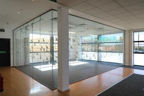 Office to rent Image 3