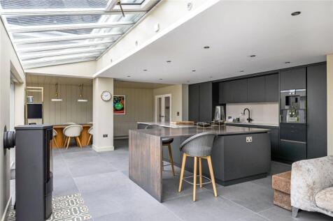 Kitchen/Dining