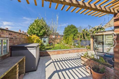Rear Garden (2).jpg
