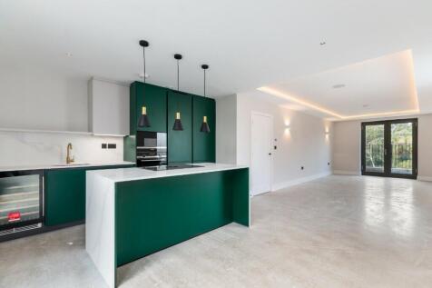 Recption/Kitchen