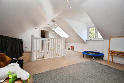 Rear landing / games room