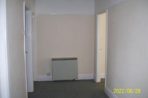 Overpool Road, Ellesmere Port, CH66 1JN photo 5