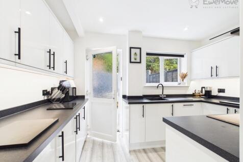 EWEMOVE TIVERTON - ARNOLD CRESCENT