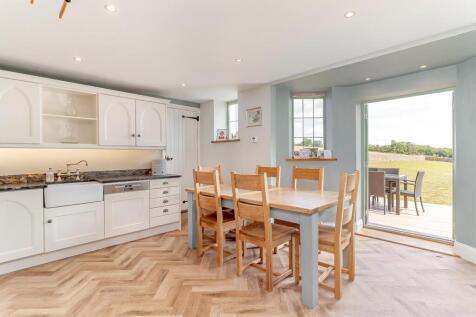 Living Dining Kitchen - F.jpg