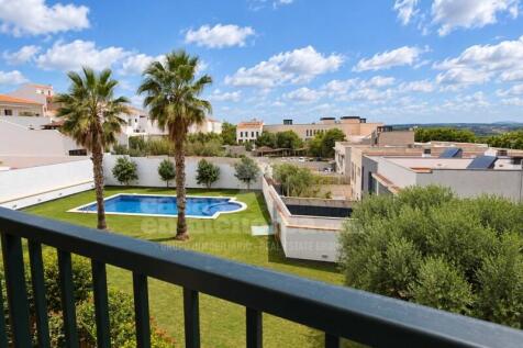 First floor with terrace and pool in Mahón
