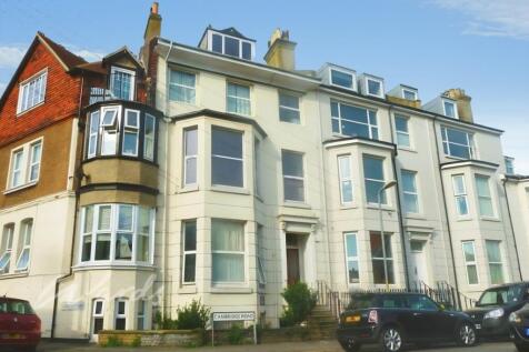 1-bed flat on Cambridge Road Walmer Deal CT14 7HG, £900/mo