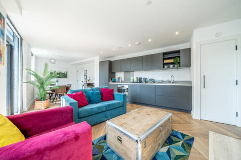59 Lockside House...