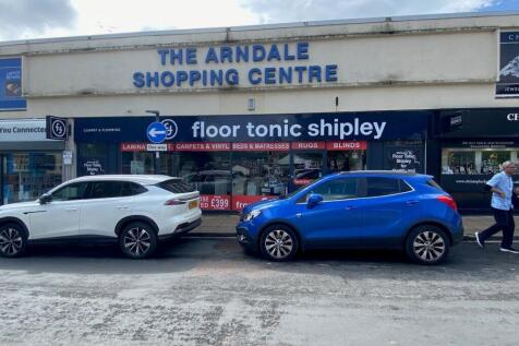 Retail Property (high street) to rent Image 4