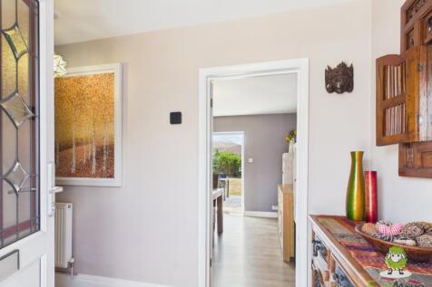EweMove Estate Agents Basingstoke - 40 Western Way
