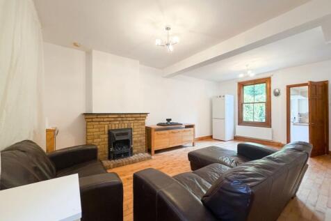 Winnock Road, Yiewsley, UB7 photo 3