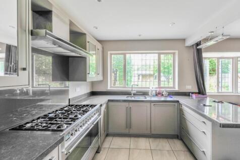 Upper Brighton Road, Kingston, KT6 photo 3