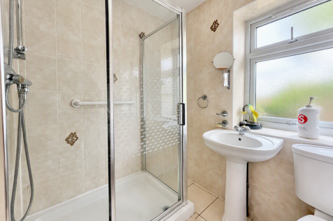 Eatons Mead, Chingford, E4 photo 4