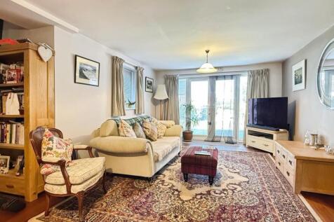 Sitting-Dining Room (3).JPG