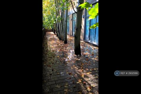Own Private Entrance Via Private Gated Court Yard