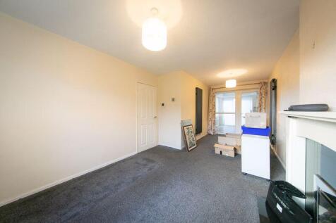 Lounge &amp; dining room