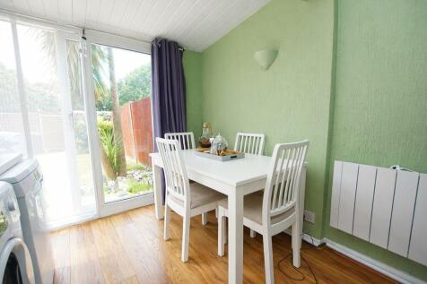 Kitchen/ Breakfast Room